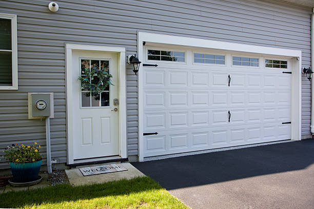 24/7 Emergency Garage Door Panel Replacement experts in China Spring, TX